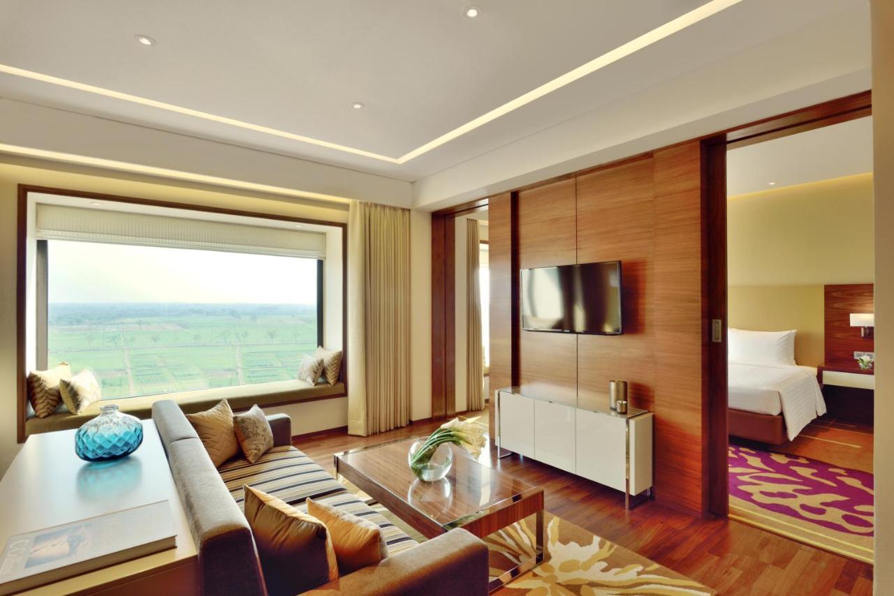 Courtyard By Marriott Raipur Hotel Ngoại thất bức ảnh