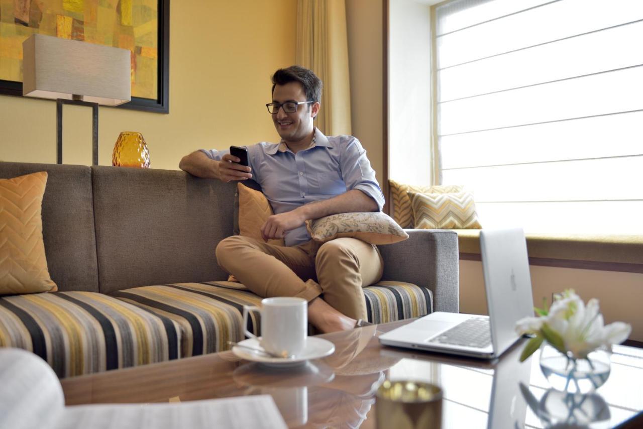 Courtyard By Marriott Raipur Hotel Ngoại thất bức ảnh