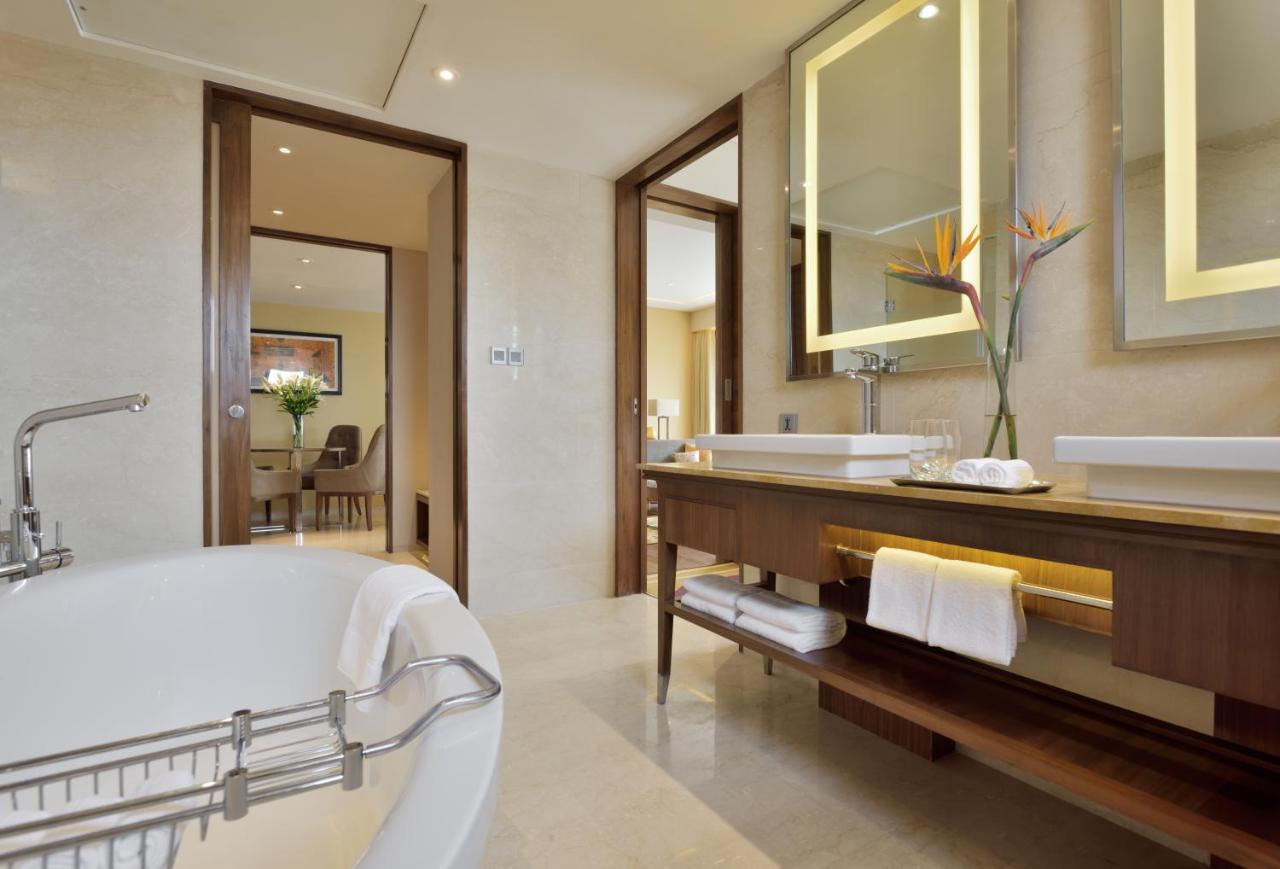 Courtyard By Marriott Raipur Hotel Ngoại thất bức ảnh