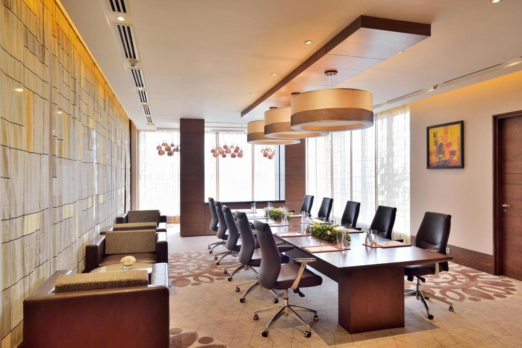 Courtyard By Marriott Raipur Hotel Ngoại thất bức ảnh