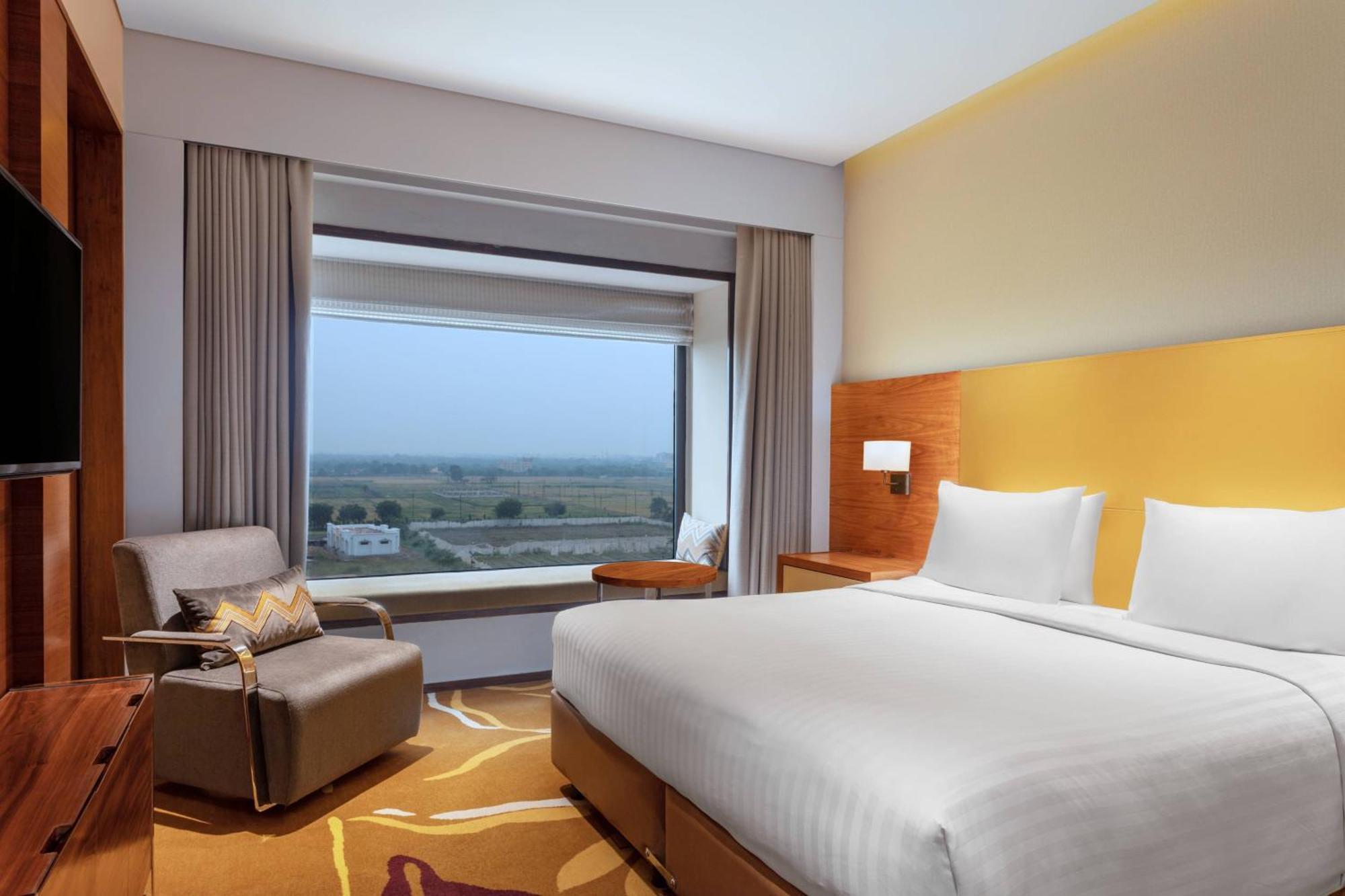 Courtyard By Marriott Raipur Hotel Ngoại thất bức ảnh
