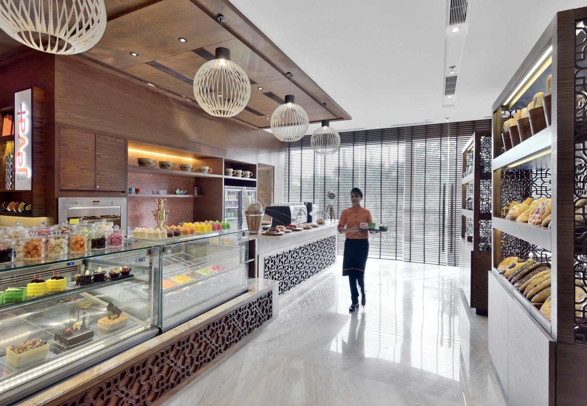 Courtyard By Marriott Raipur Hotel Ngoại thất bức ảnh